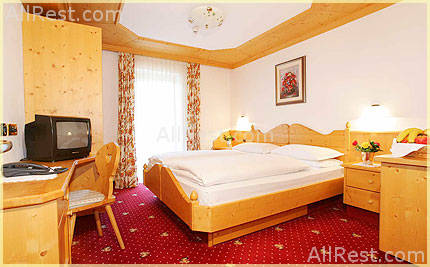 Hotel Tyrol 12